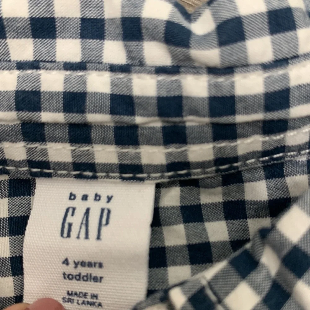 Gap boys button down - blue and white gingham print - size 4